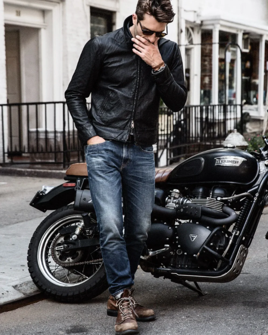 Jaqueta Masculina Strike em Couro com Capuz Removível